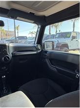 Vehicle Thumb #16