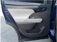 Vehicle Thumb #12