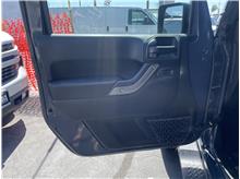 Vehicle Thumb #25