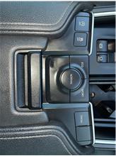 Vehicle Thumb #24