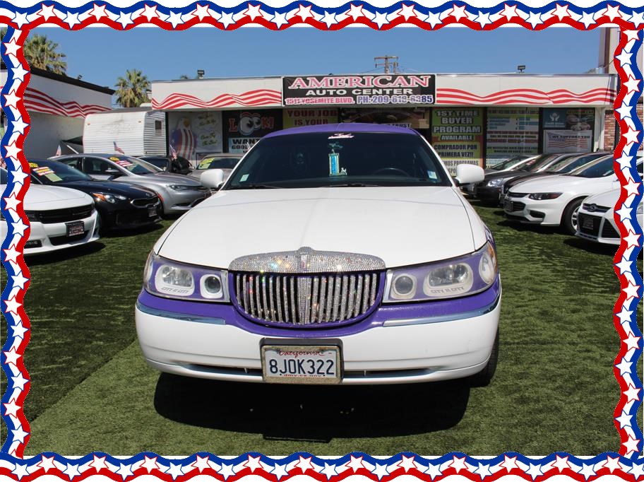 2000 Lincoln Town Car from American Auto Depot
