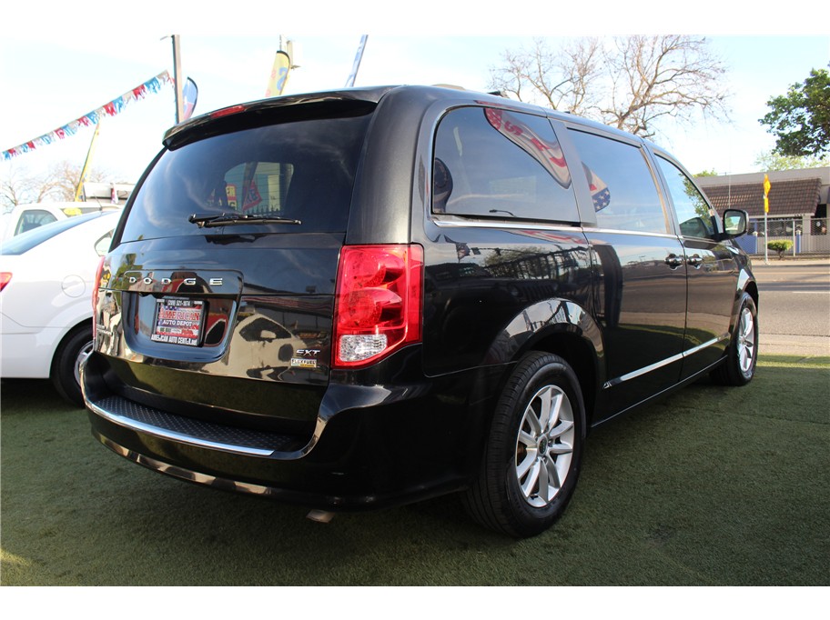 2019 Dodge Grand Caravan SXT - Photo 6