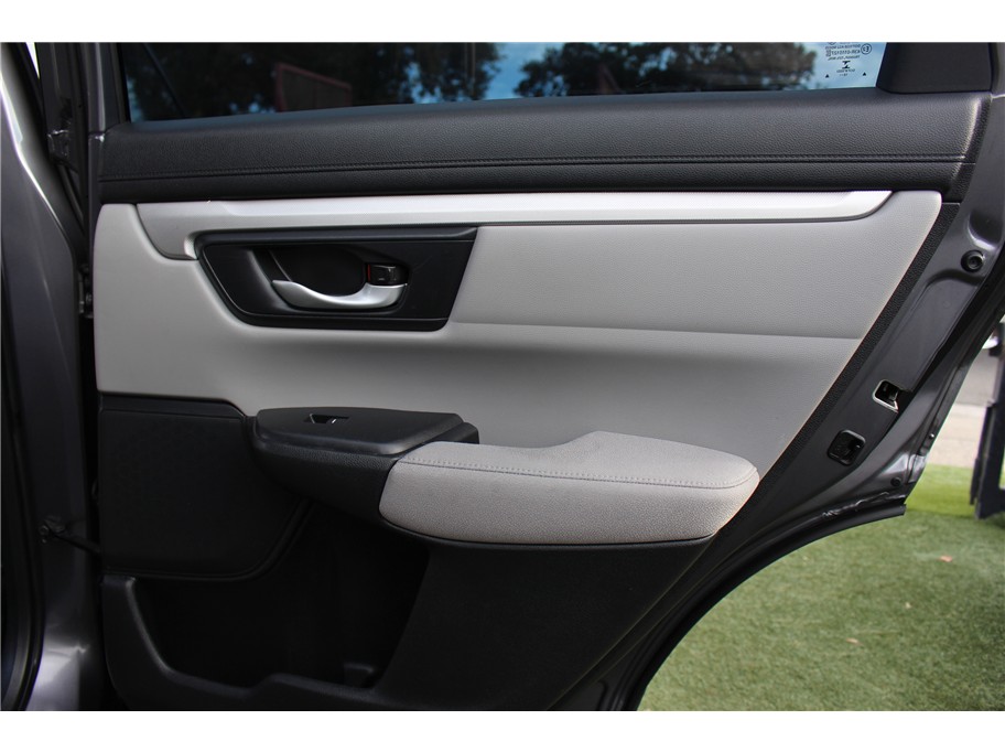 2017 Honda CR-V LX - Photo 12
