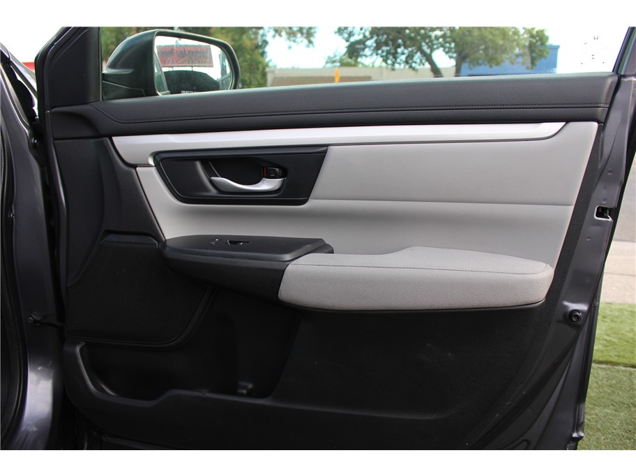 2017 Honda CR-V LX - Photo 14