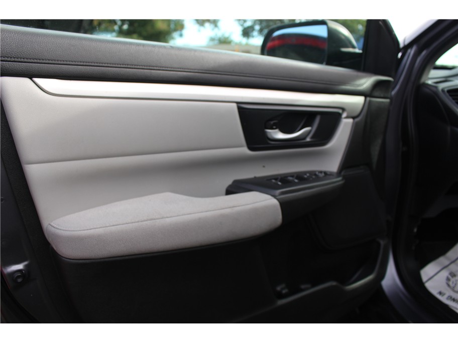 2017 Honda CR-V LX - Photo 7