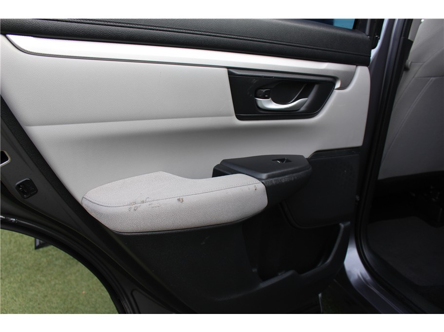 2017 Honda CR-V LX - Photo 9