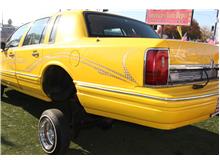 Vehicle Thumb #25