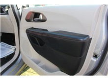 Vehicle Thumb #16
