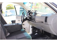 Vehicle Thumb #17