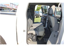 Vehicle Thumb #17