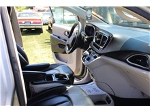 Vehicle Thumb #19
