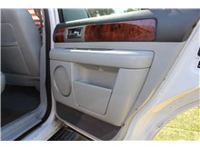 Vehicle Thumb #16