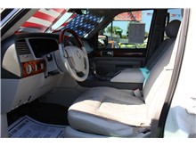 Vehicle Thumb #9