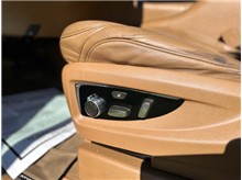 Vehicle Thumb #9