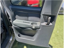 Vehicle Thumb #9