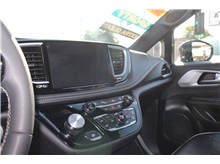 Vehicle Thumb #7