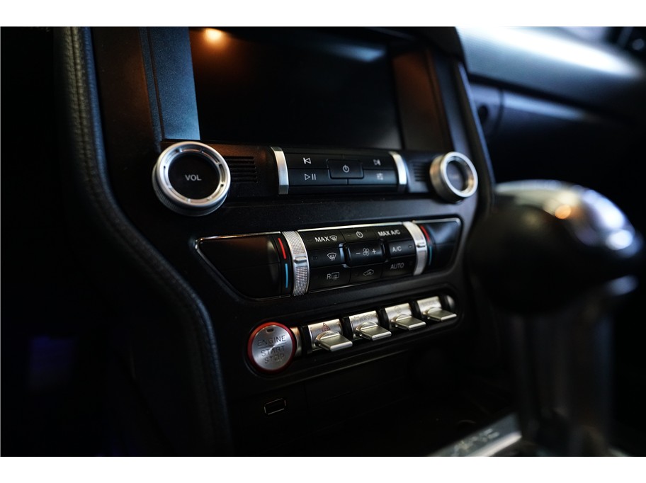 2021 Ford Mustang GT - Photo 19