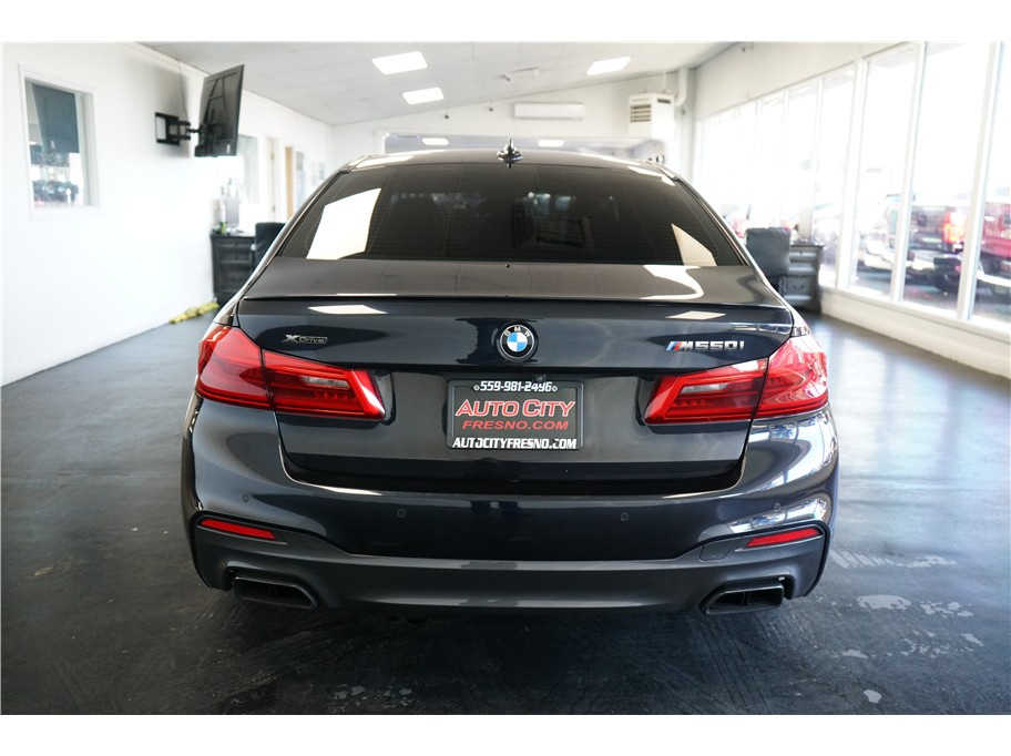 2020 BMW 5 Series M550i - Photo 6