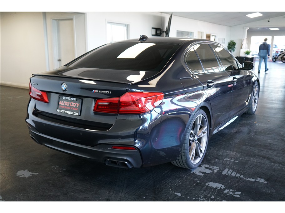 2020 BMW 5 Series M550i - Photo 7