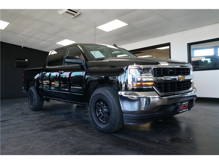 2017 Chevrolet Silverado 1500 LT Crew Cab Short Box's photo