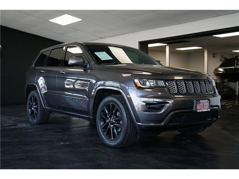 2018 Jeep Grand Cherokee Altitude's photo