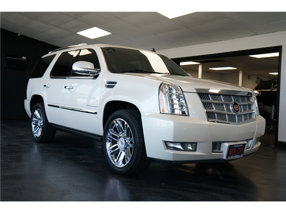 2014 Cadillac Escalade 2WD Platinum Edition's photo