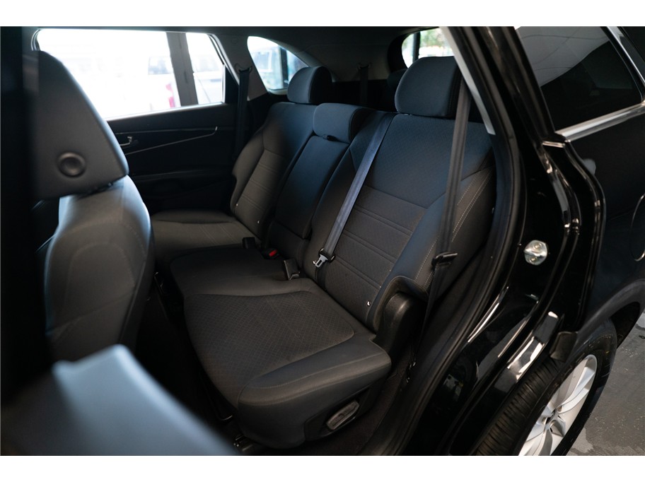 2020 Kia Sorento LX - Photo 12