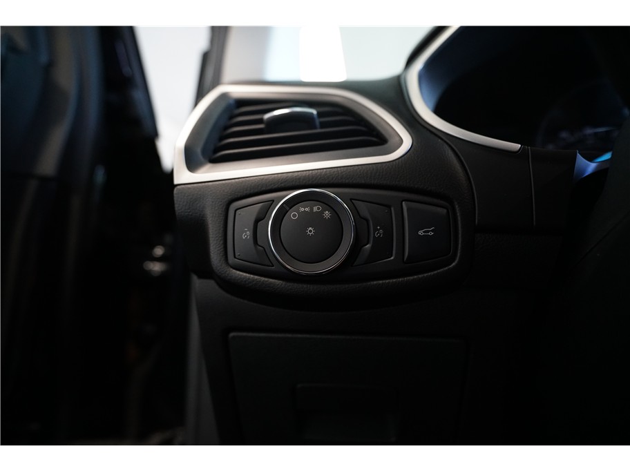 2016 Ford Edge SEL - Photo 17