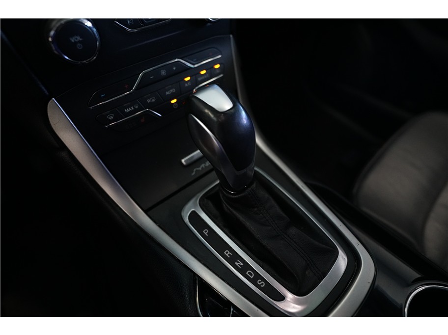 2016 Ford Edge SEL - Photo 19