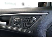 Vehicle Thumb #17