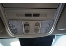 Vehicle Thumb #26