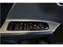 Vehicle Thumb #17