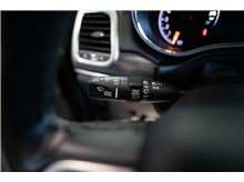 Vehicle Thumb #23