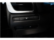 Vehicle Thumb #17