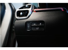 Vehicle Thumb #19