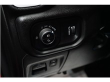 Vehicle Thumb #17