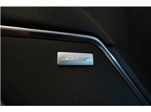 Vehicle Thumb #17