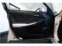 Vehicle Thumb #16