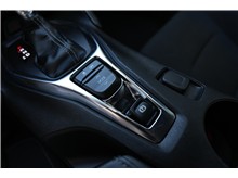 Vehicle Thumb #23