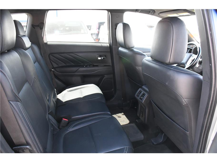 2022 Mitsubishi Outlander PHEV - Photo 11