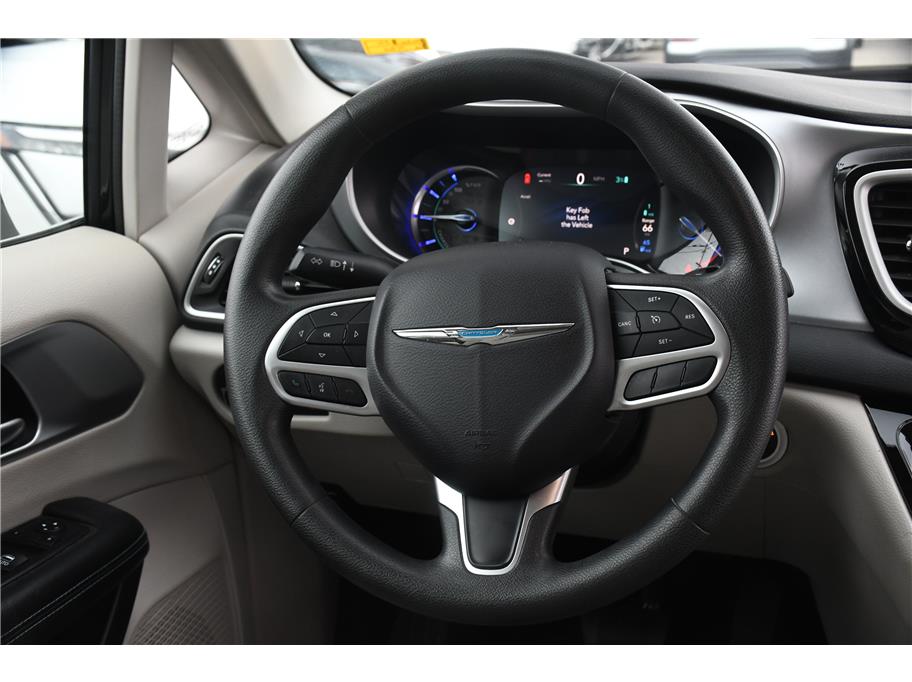 2018 Chrysler Pacifica Hybrid Touring Plus - Photo 12