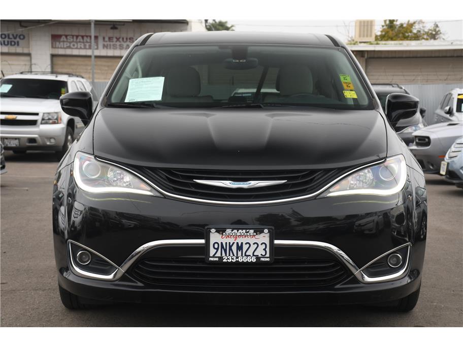 2018 Chrysler Pacifica Hybrid Touring Plus - Photo 2