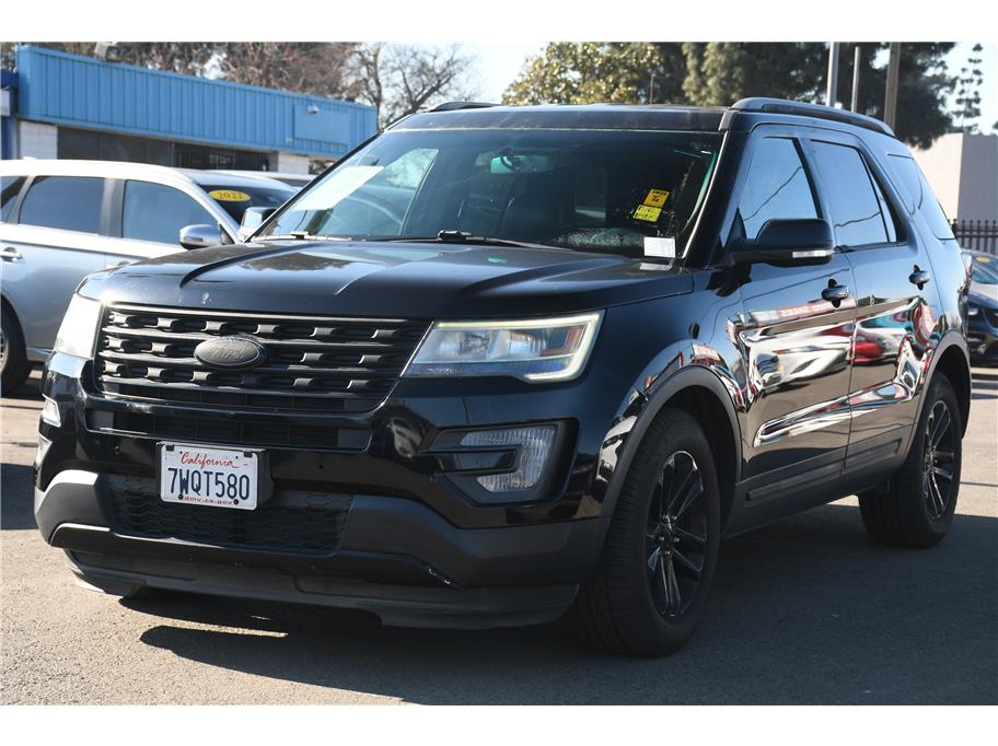 2017 Ford Explorer XLT's photo