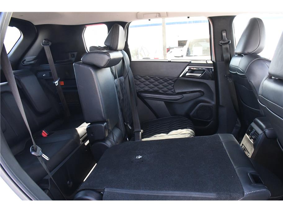 2023 Mitsubishi Outlander Plug-In Hybrid SEL - Photo 10