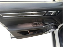 Vehicle Thumb #27