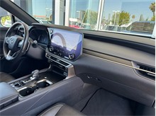 Vehicle Thumb #24