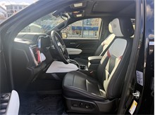 Vehicle Thumb #18