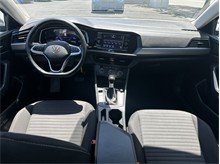 Vehicle Thumb #16