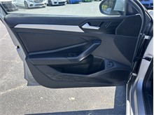 Vehicle Thumb #26