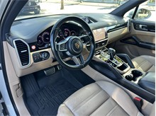 Vehicle Thumb #18